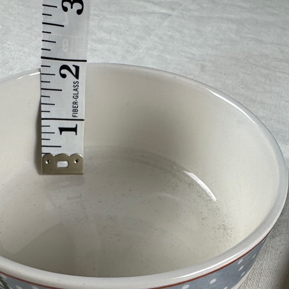 Hancook Festive Winter Scene Ceramic lidded Bowl - Picture 8 of 12